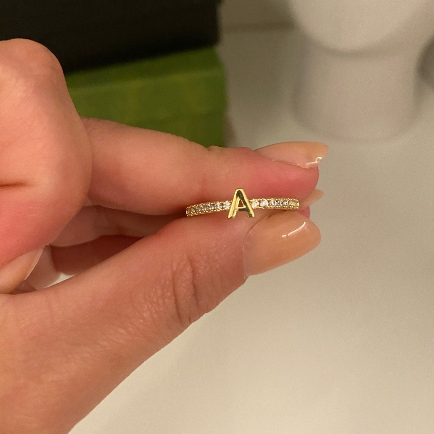 Initial Zirkonia Ring