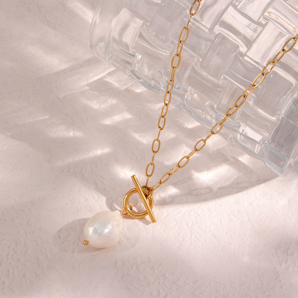Pure Pearl Moon Kette