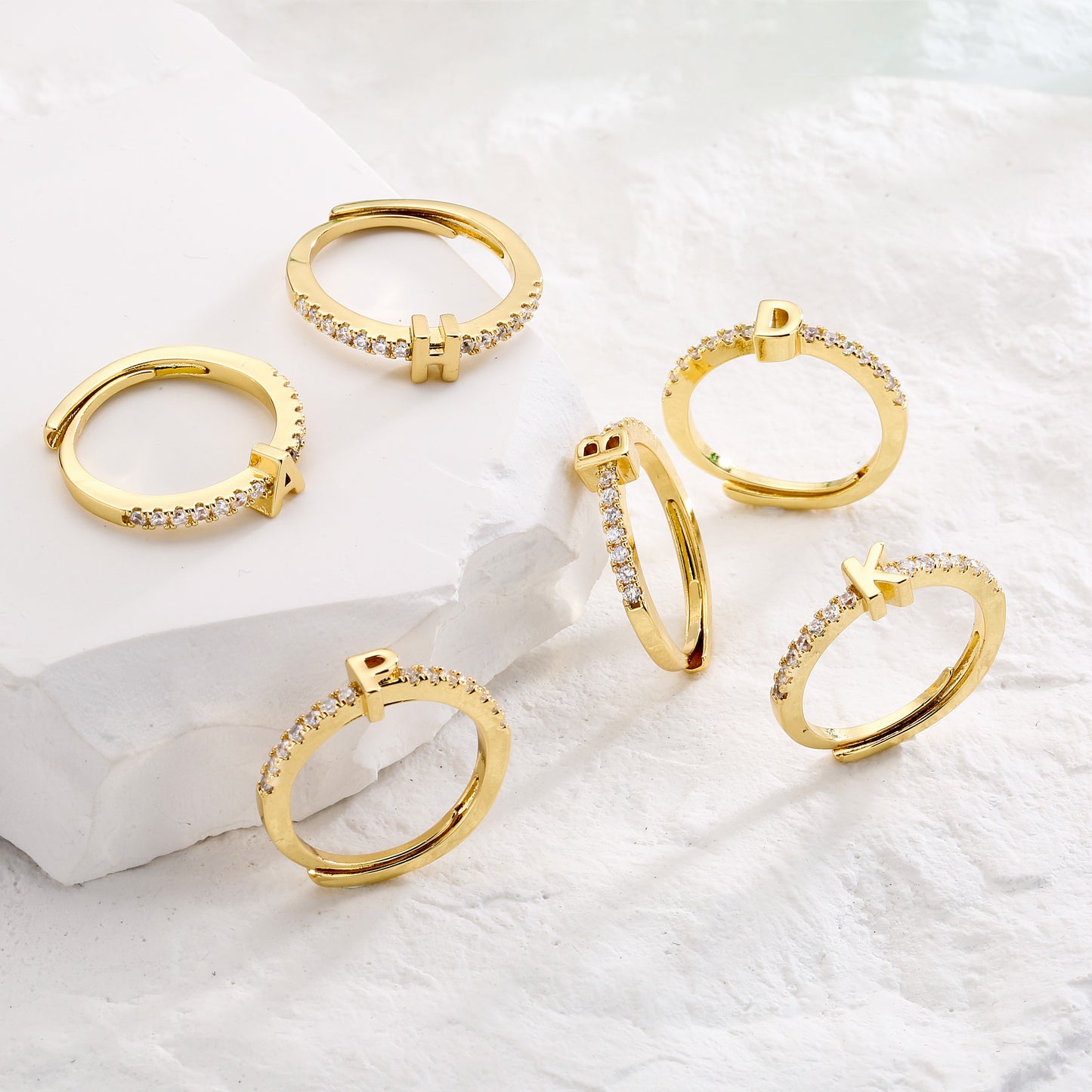 Initial Zirkonia Ring