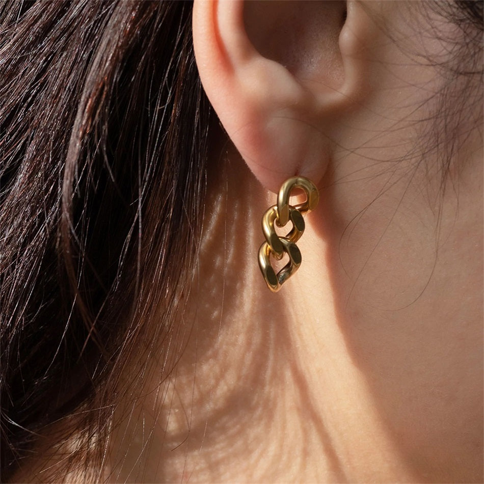 DROP EARRINGS