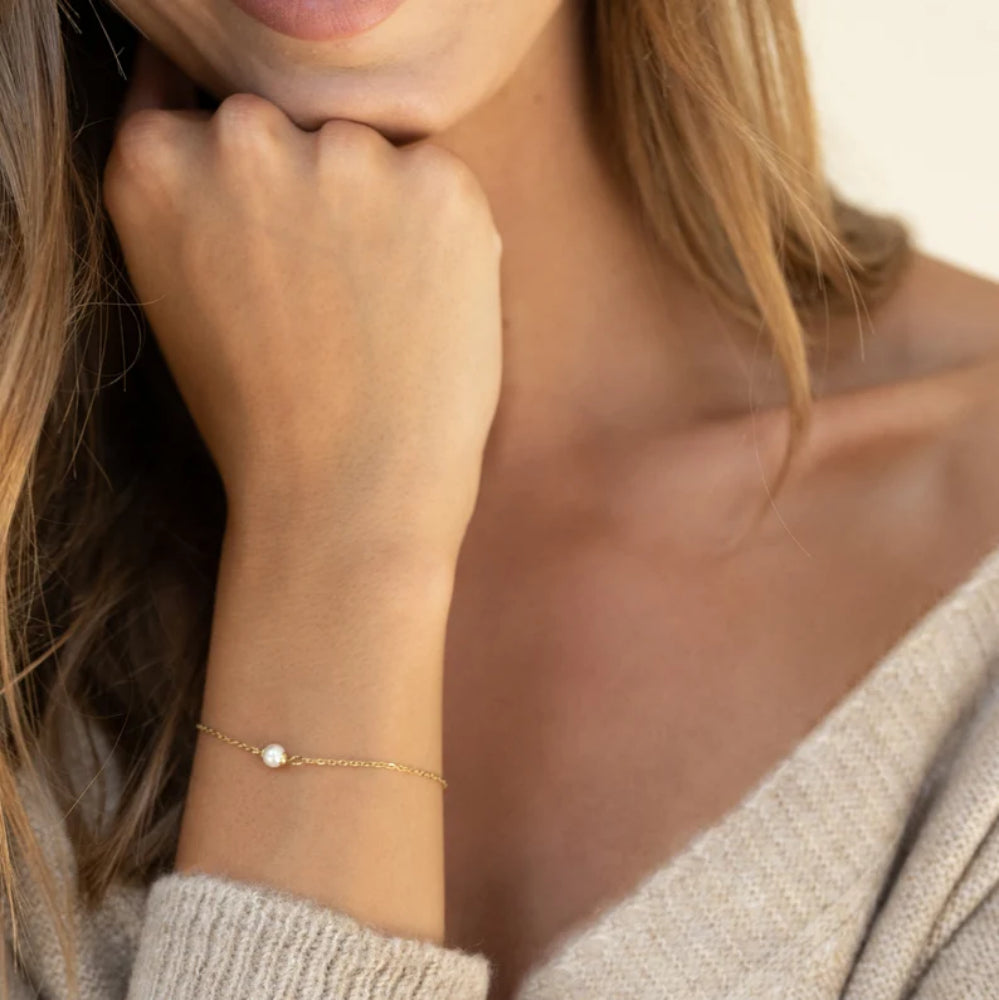 Pure Pearl Orb Armband
