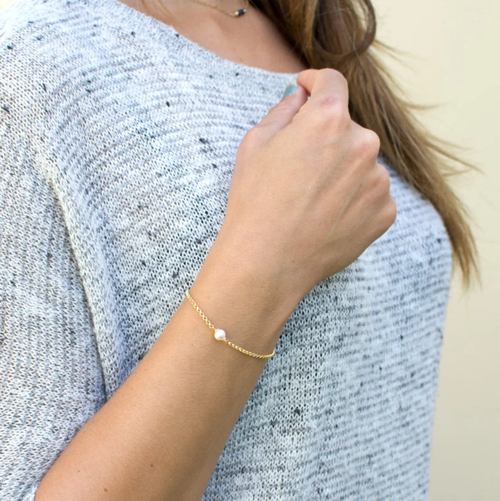 Pure Pearl Orb Armband