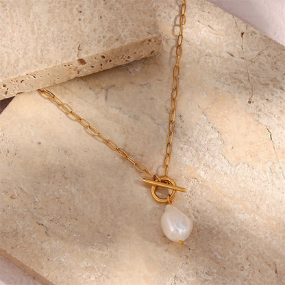 Pure Pearl Moon Kette