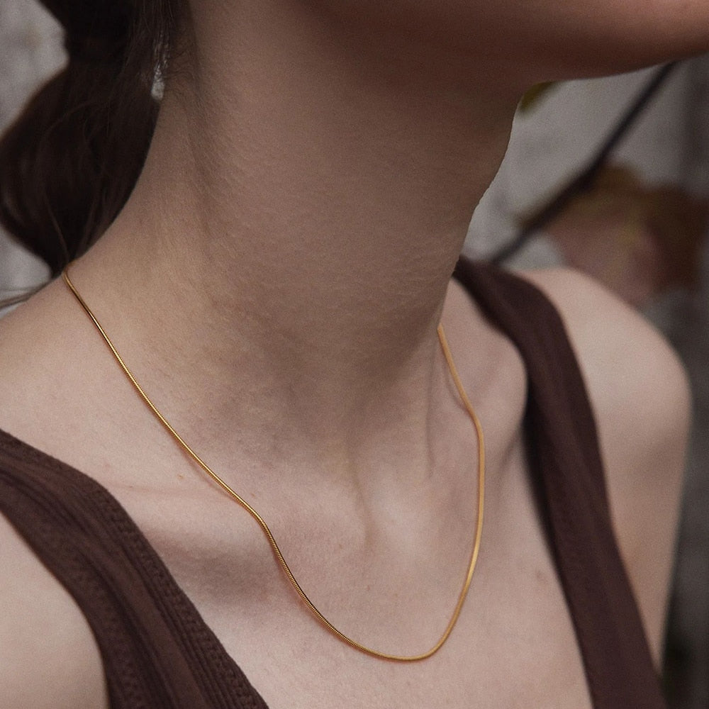 CLASSY NECKLACE