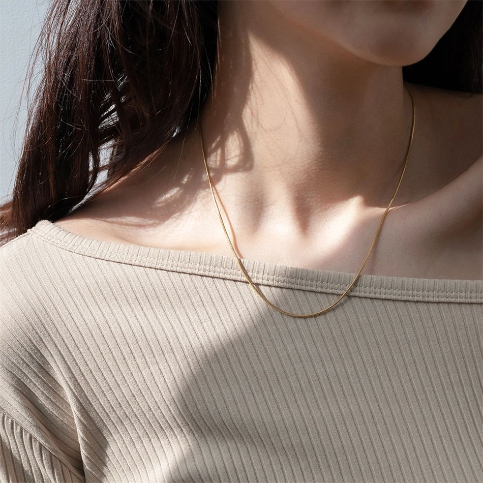 CLASSY NECKLACE