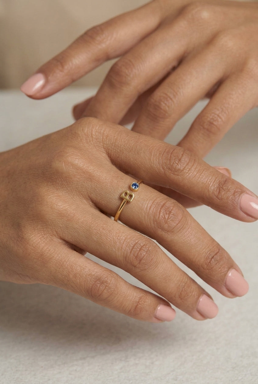 Buchstaben Geburtsstein Ring (Personalisiert)